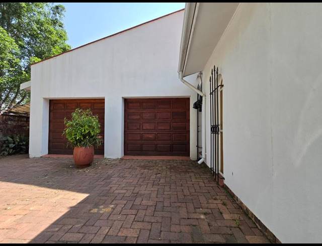 9 BEDROOM HOUSE FOR SALE IN MUCKLENEUK